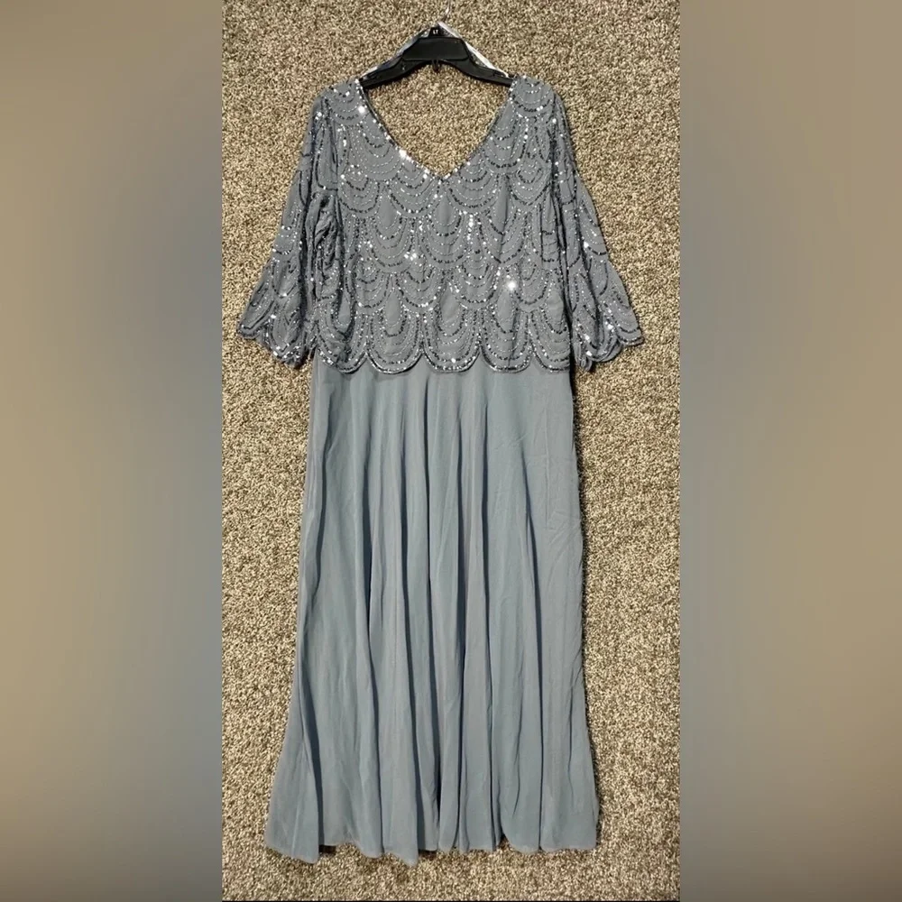 NWT J Kara Women's Petite 3/4 Scallop Beaded Pop Over Gown Size 6P - Picture 4 of 7